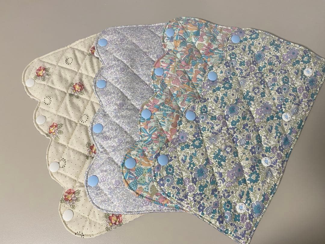 まぁちゃん　　リバティキルティング　水筒紐カバー