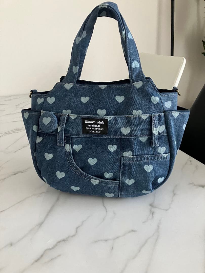 1024 みかりん♡プロフ必読♡お値下げ中　ハート柄デニムリメイクバック