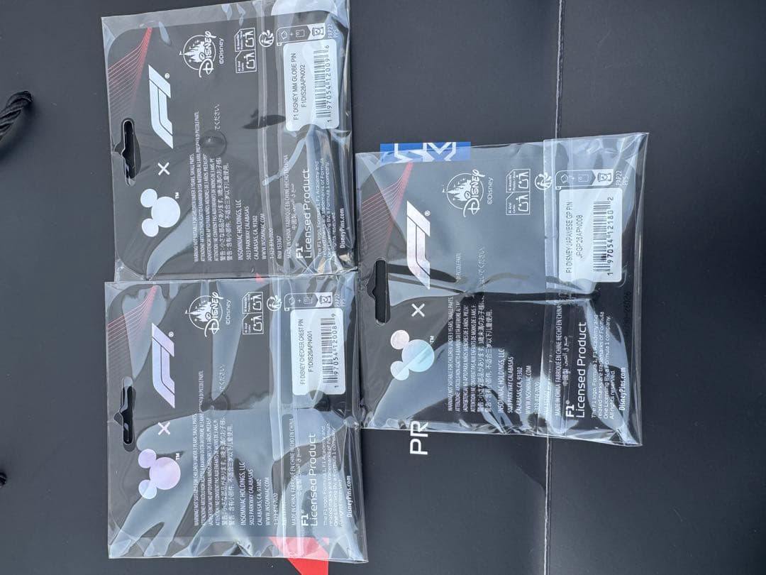 F1 x Disney コラボ ピンバッジ 3個セット