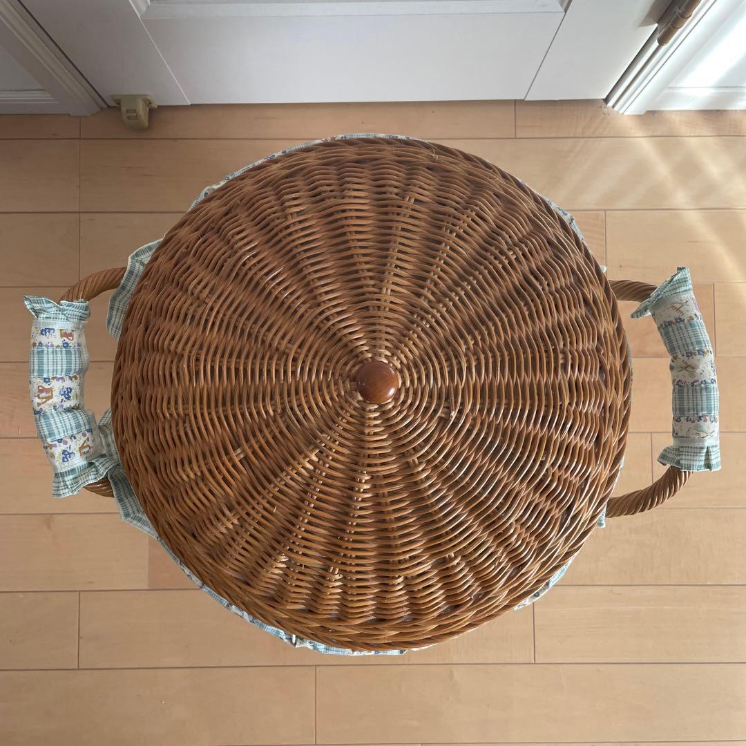 ランドリーバスケット　籐バスケット蓋付き