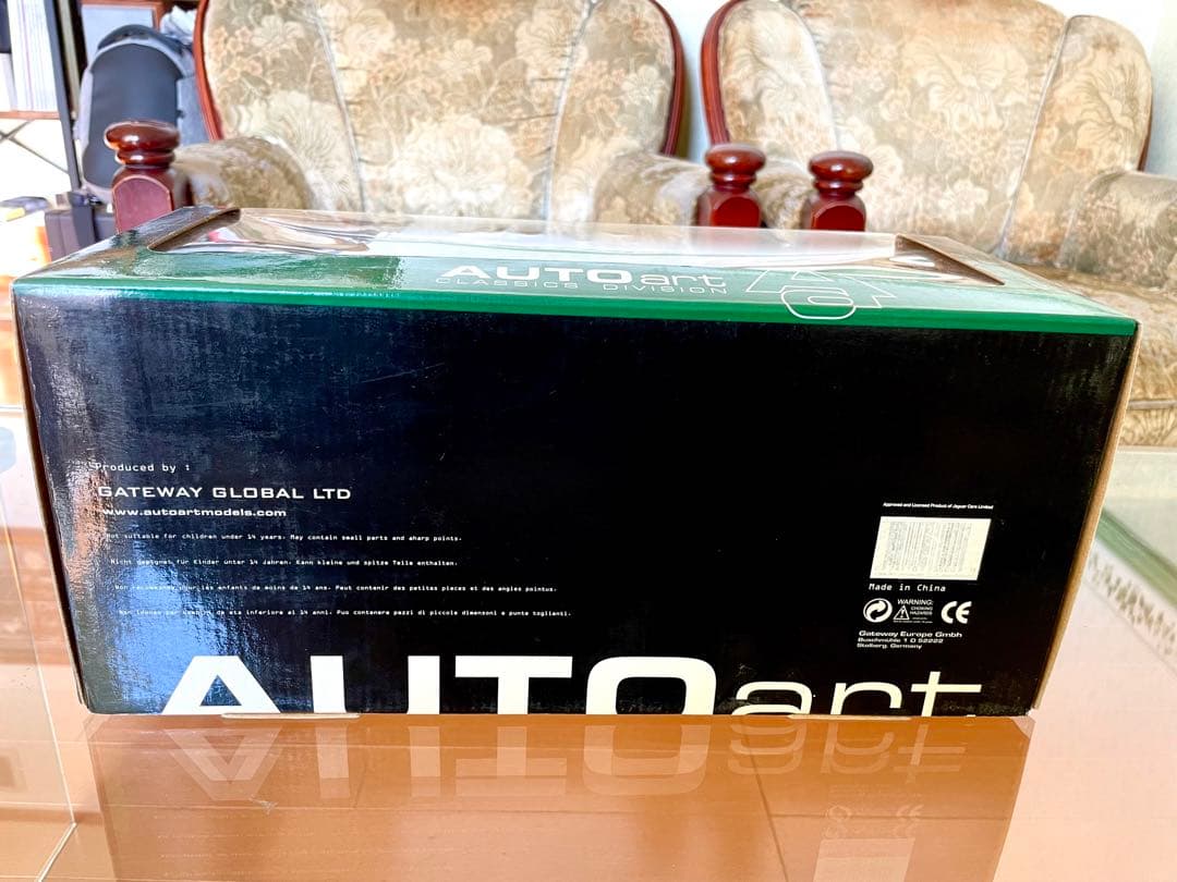 価格変更 1/18 オートアート ジャガーCタイプブリティッシュグリーン未展示品