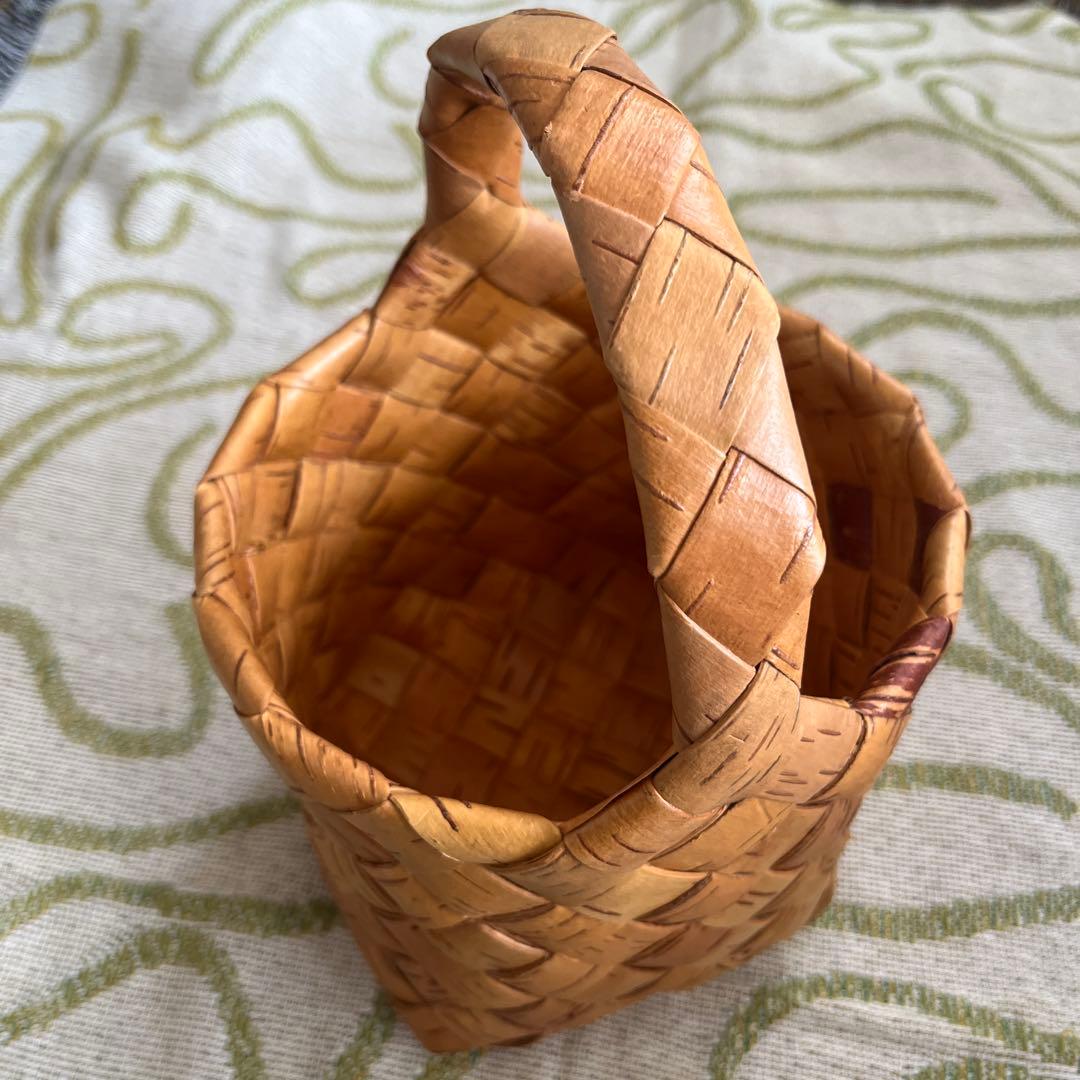 白樺かご 作家 ユーリ スイノカゴ 白樺細工