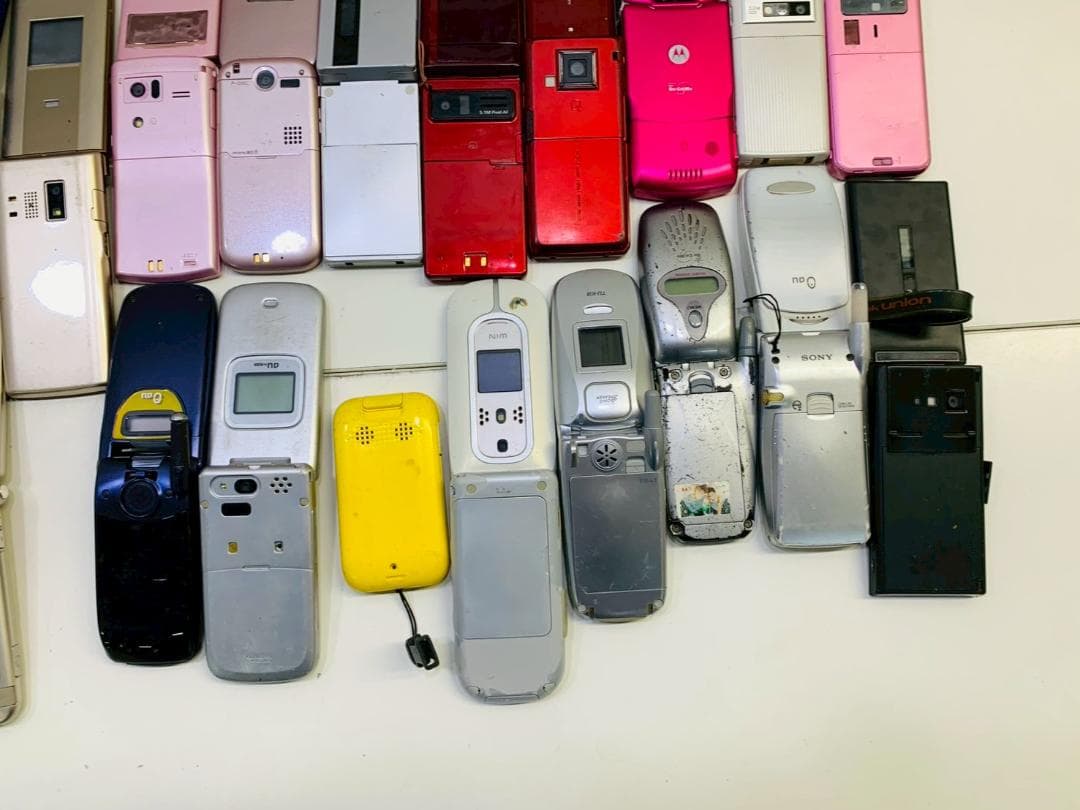 89Z 携帯電話 ガラケー 動作未確認品 修理パーツ取り/コレクション用