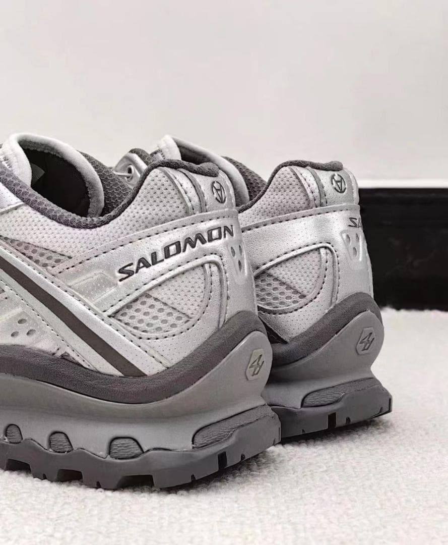 JAM XT-QUESTサロモン スニーカー