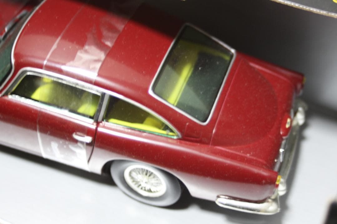 ミニカー 1/18 オートアート　アストマーチン　未使用箱難