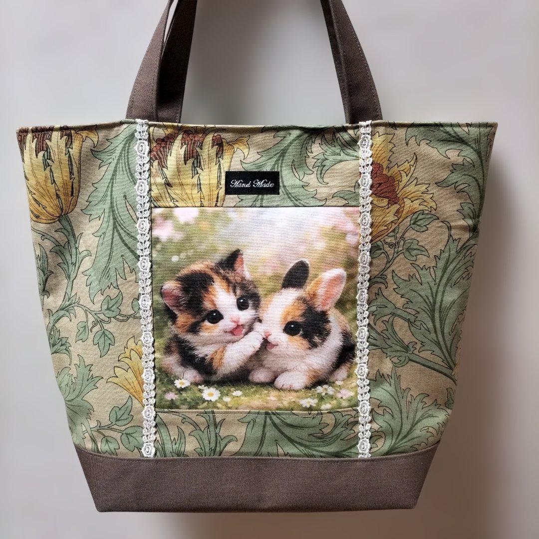 ハンドメイドトートバッグ ウィリアムモリス　両面にネコちゃんうさぎさんパネル