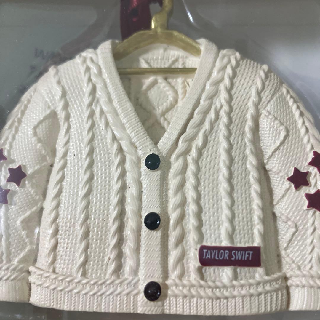 公式　Taylor Swift オーナメント(RED Cardigan)