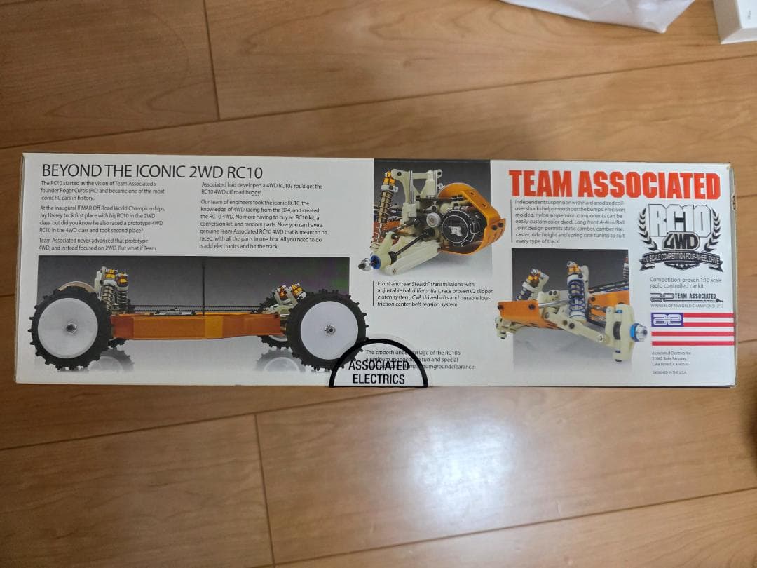 アソシ　RC10 4WD　新品
