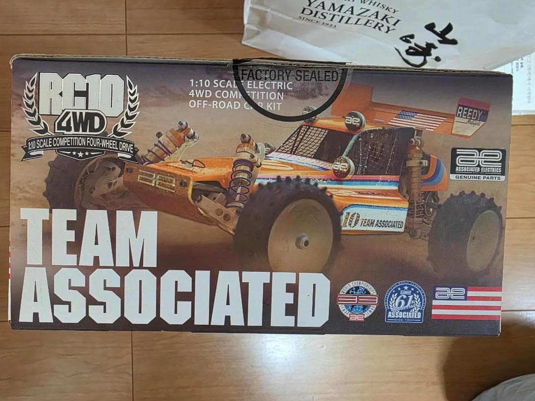 アソシ　RC10 4WD　新品