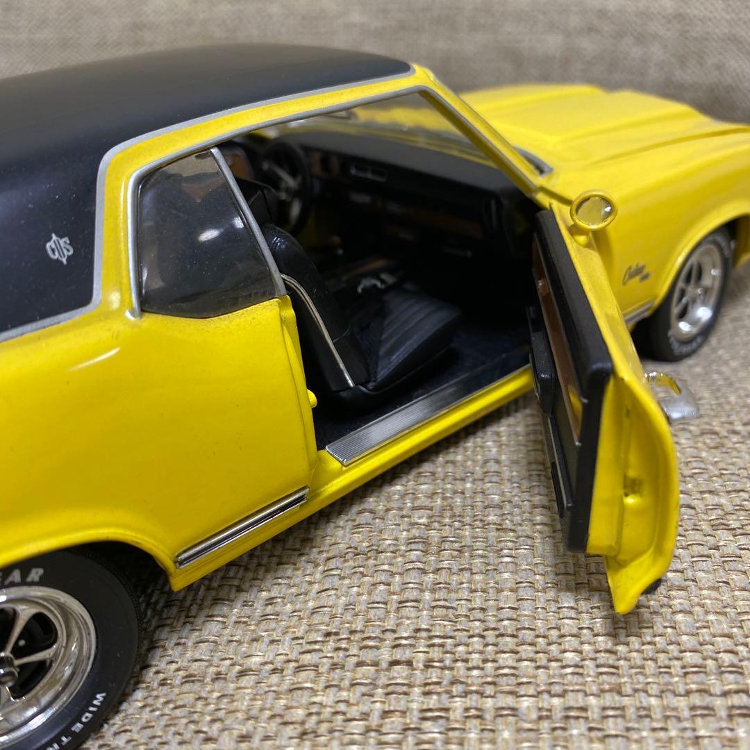 アーテルOldsmobile オールズモービル ミニカー 1/18 カトラス