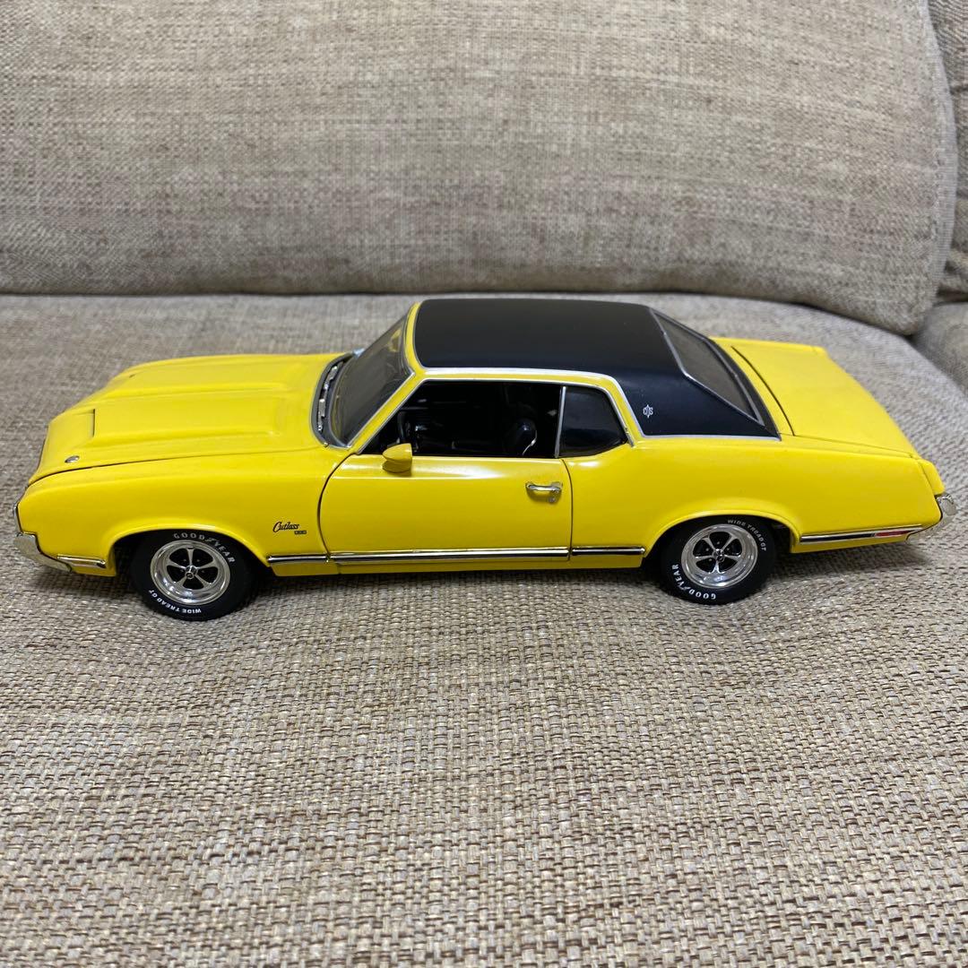 アーテルOldsmobile オールズモービル ミニカー 1/18 カトラス