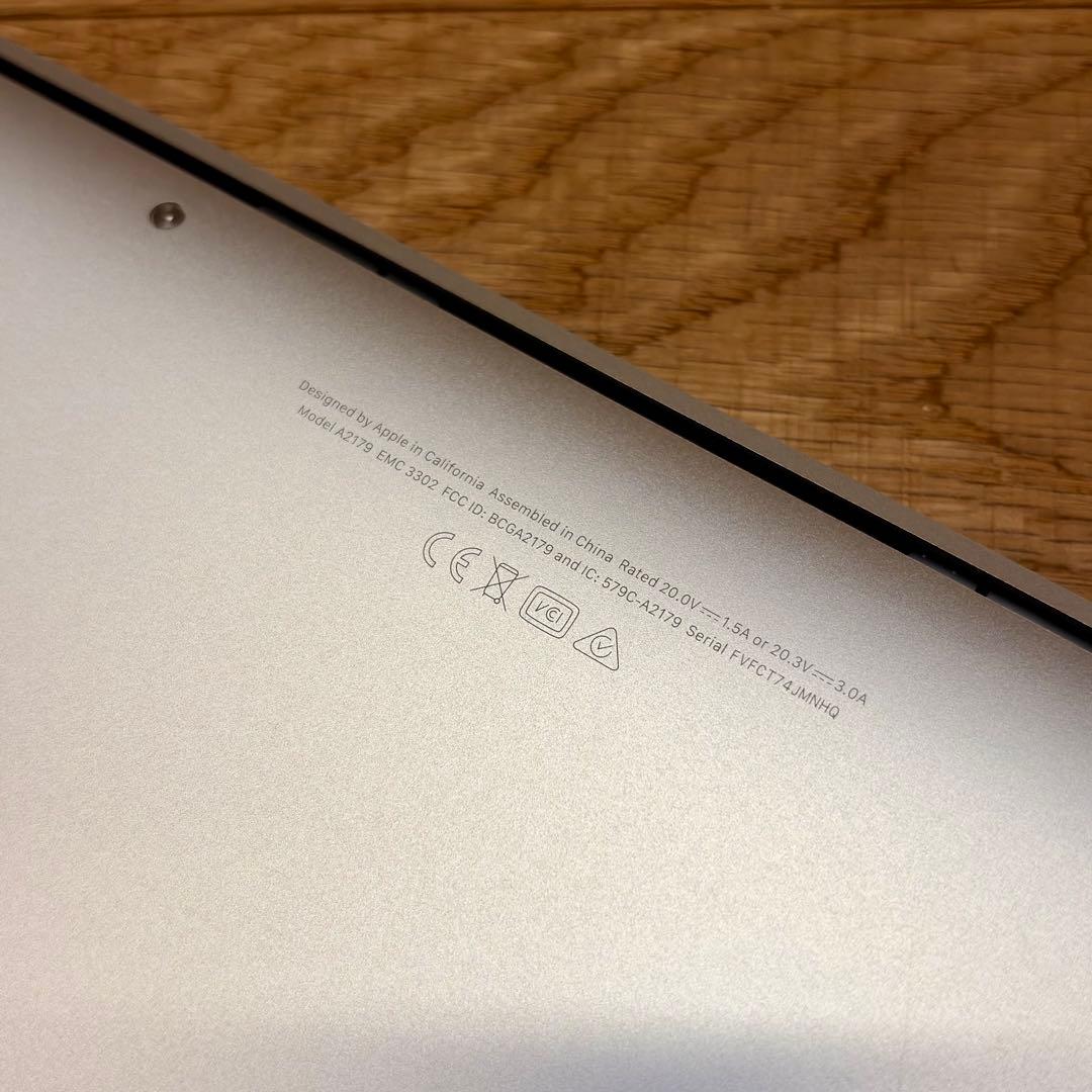 MacBook本体 MacBook Air (Retina, 13-inch, 2020)