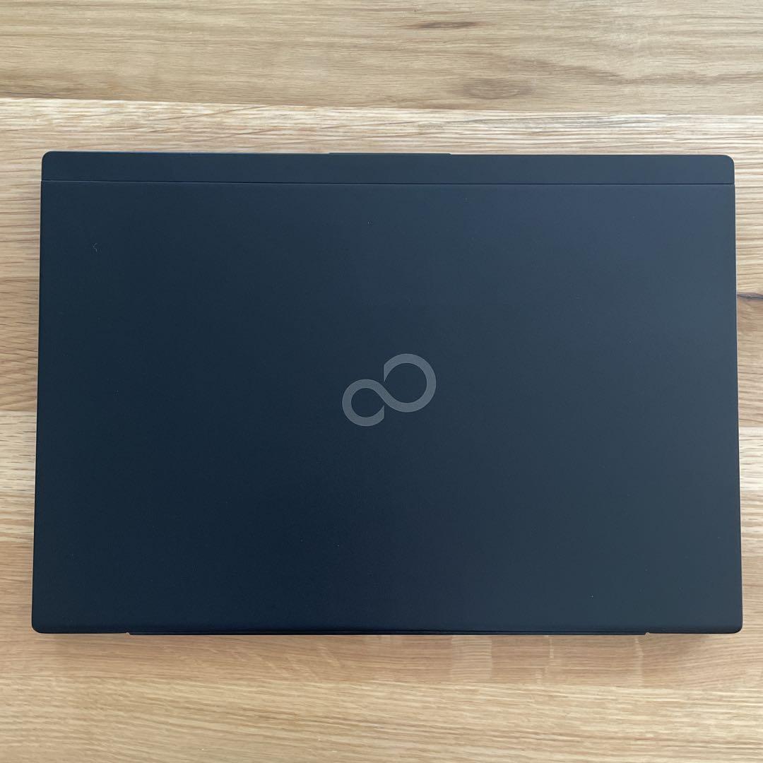 富士通 LIFEBOOK i5 第10世代 メモリ8B SSD256GB 軽量