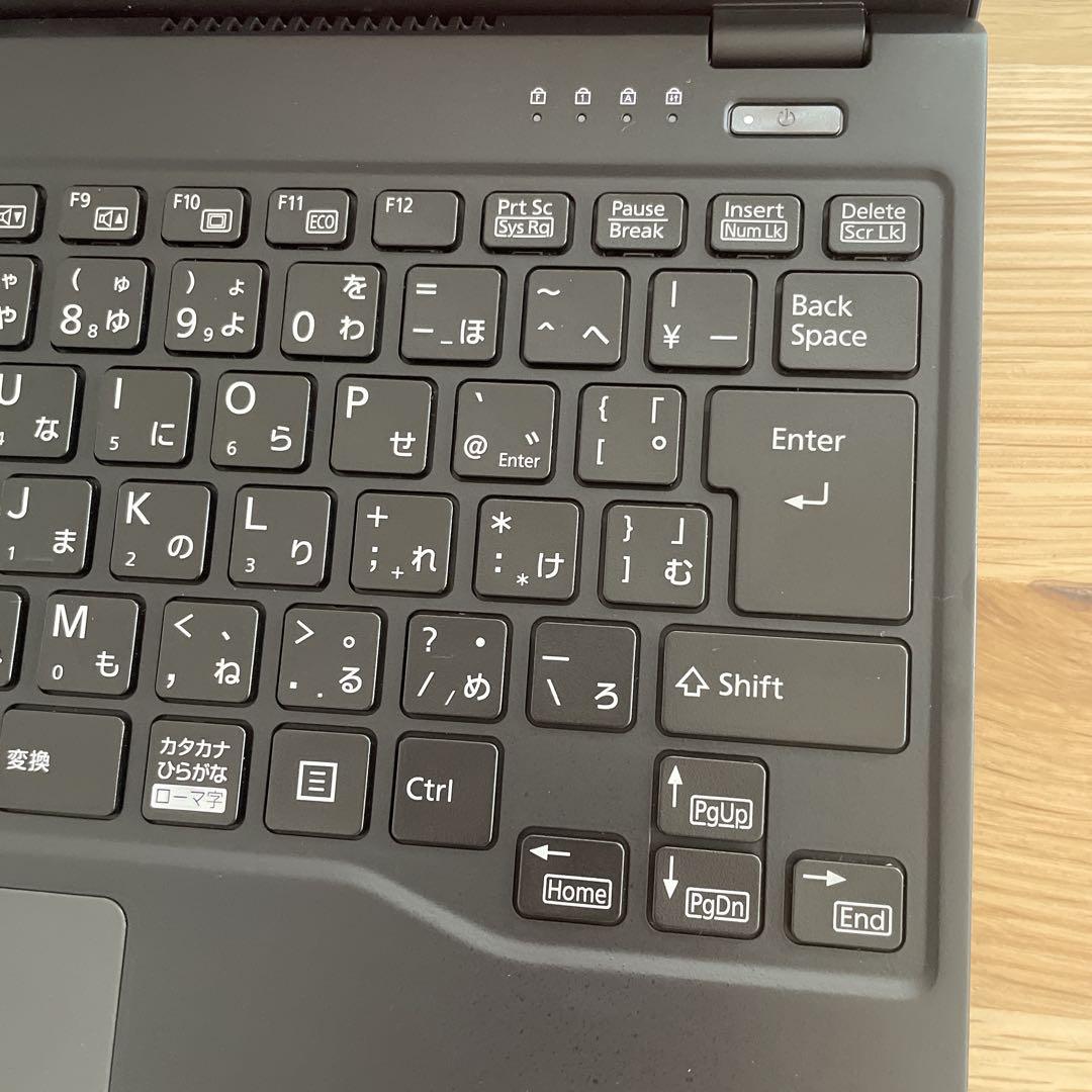 富士通 LIFEBOOK i5 第10世代 メモリ8B SSD256GB 軽量