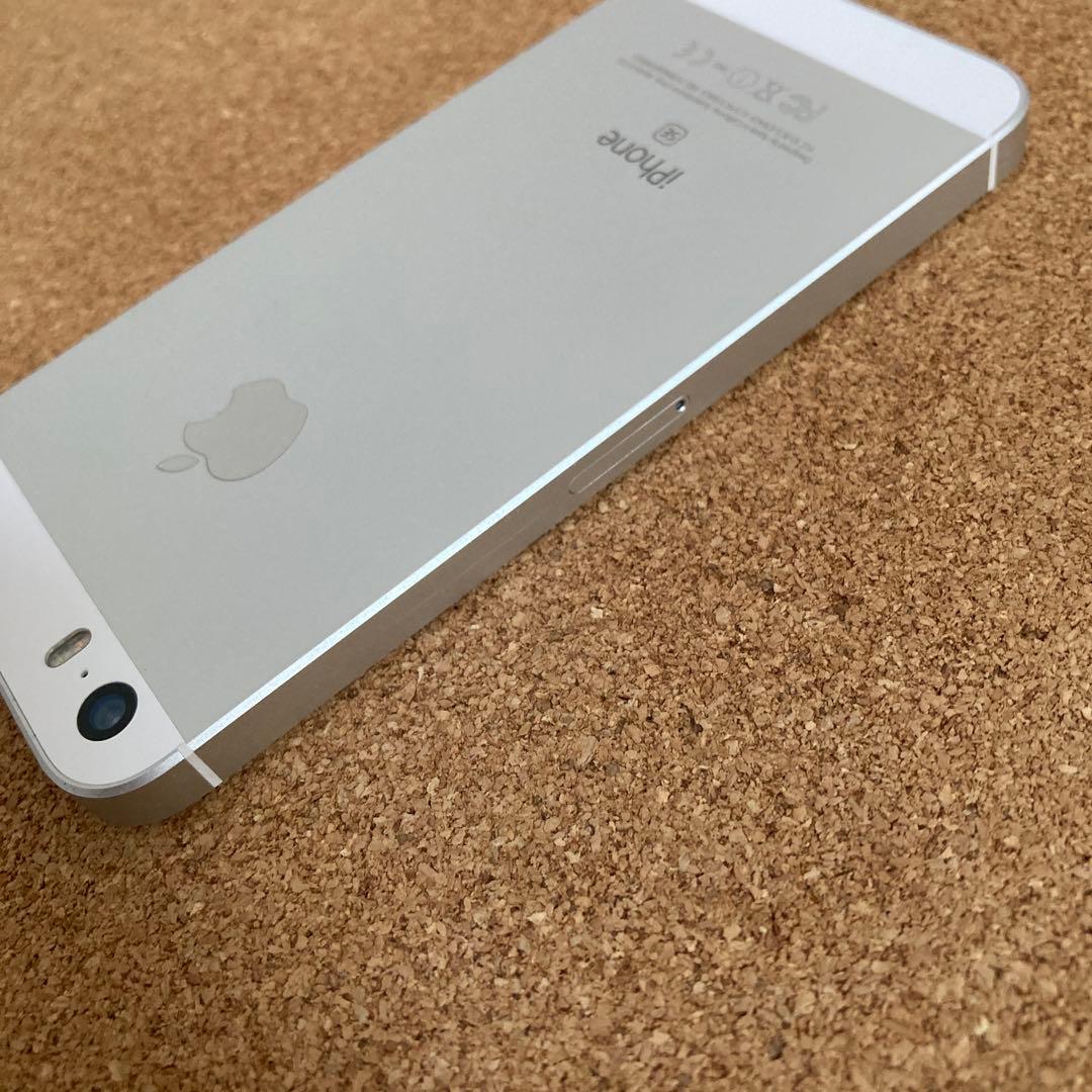 3824【早い者勝ち】美品☆電池最良好☆iPhoneSE 16GB SIMフリー