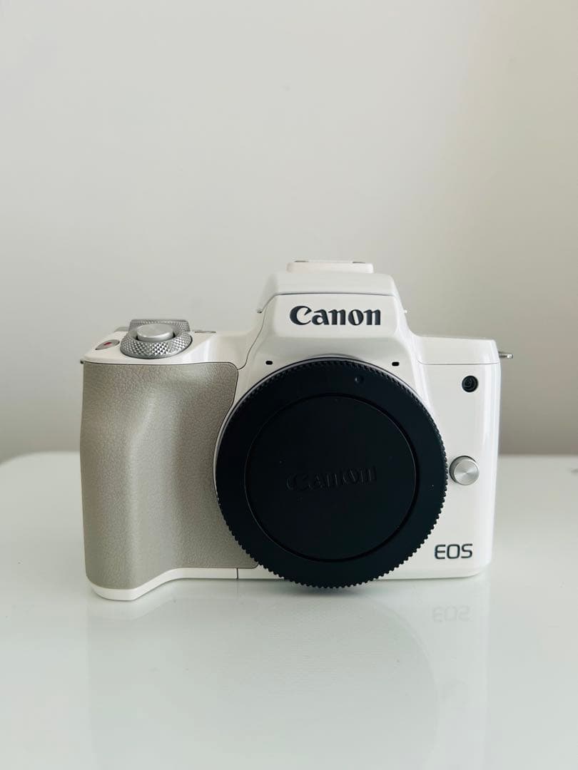 美品☆Canon EOS M ミラーレス ダブルズームキット ショルダーバック付