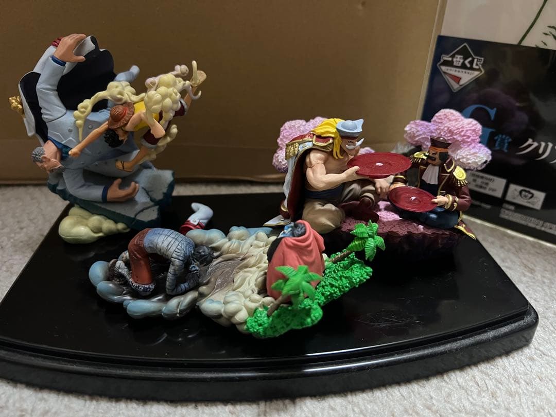 ワンピース ログボックス　フィギュア