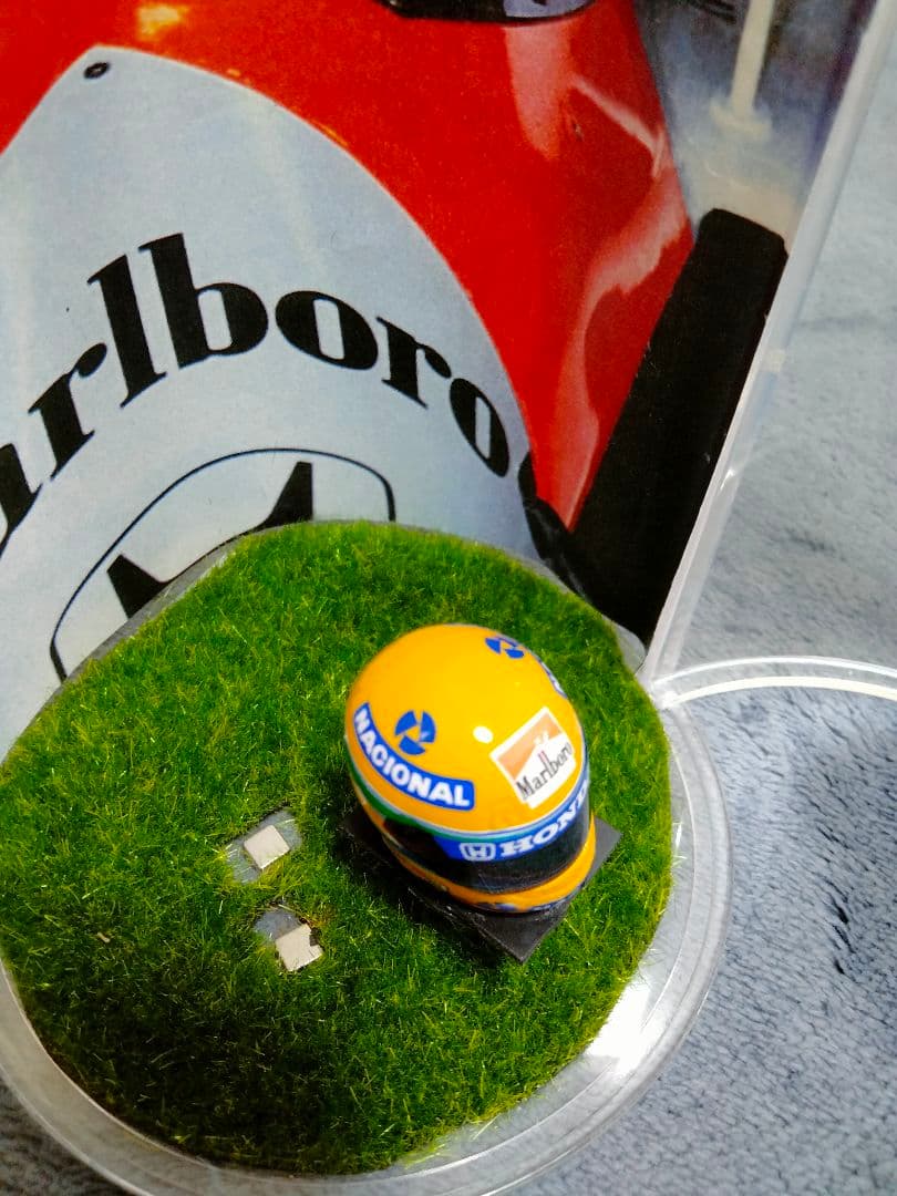 1/12 アイルトン・セナフィギュア ケース付き