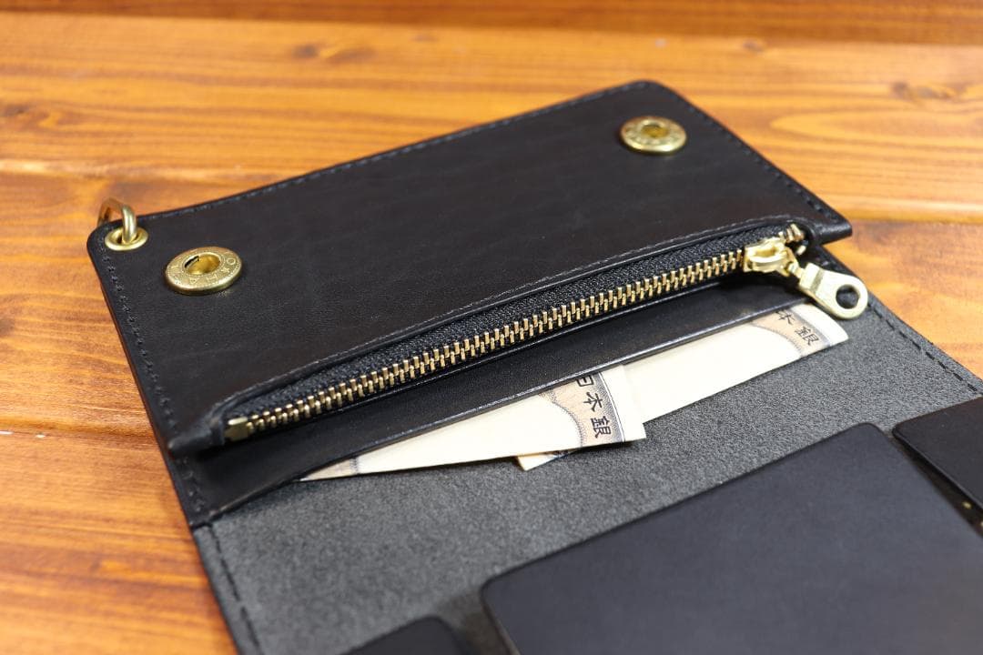 タッズミドルトラッカーウォレット 真鍮 ハトメ小判カン付き