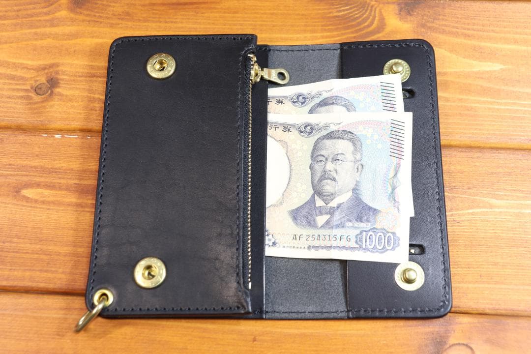 タッズミドルトラッカーウォレット 真鍮 ハトメ小判カン付き