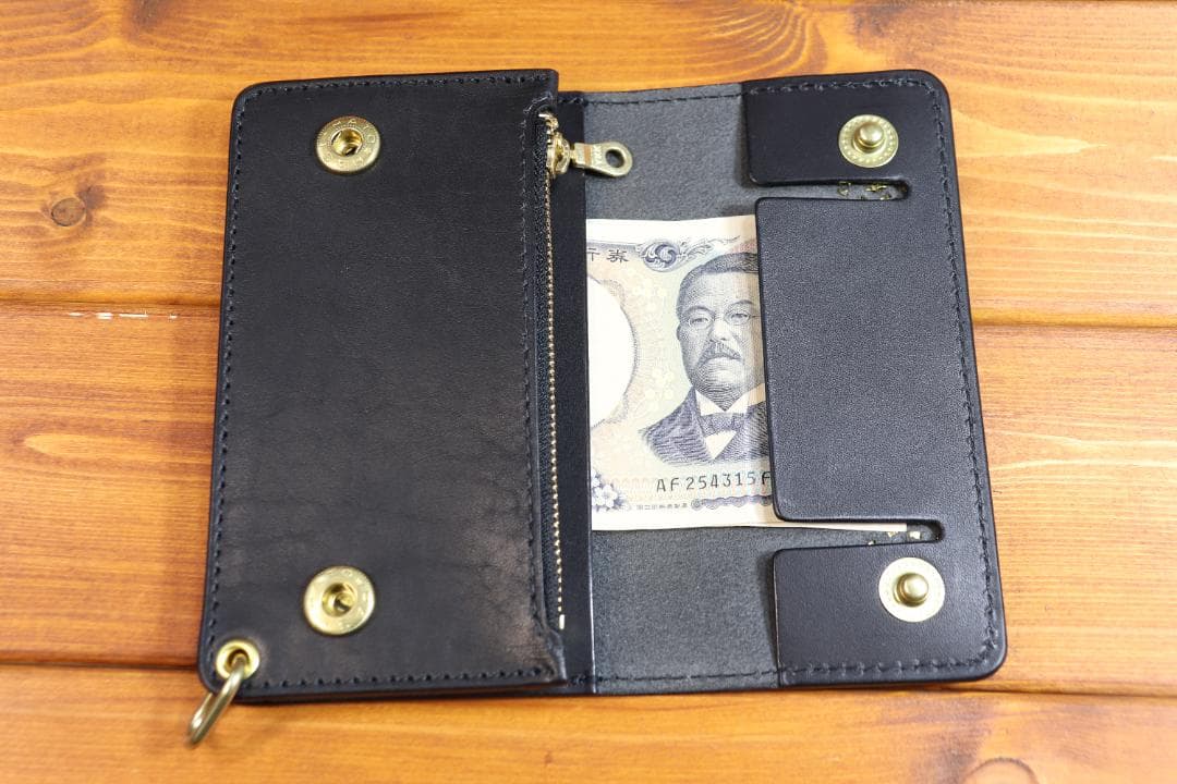 タッズミドルトラッカーウォレット 真鍮 ハトメ小判カン付き