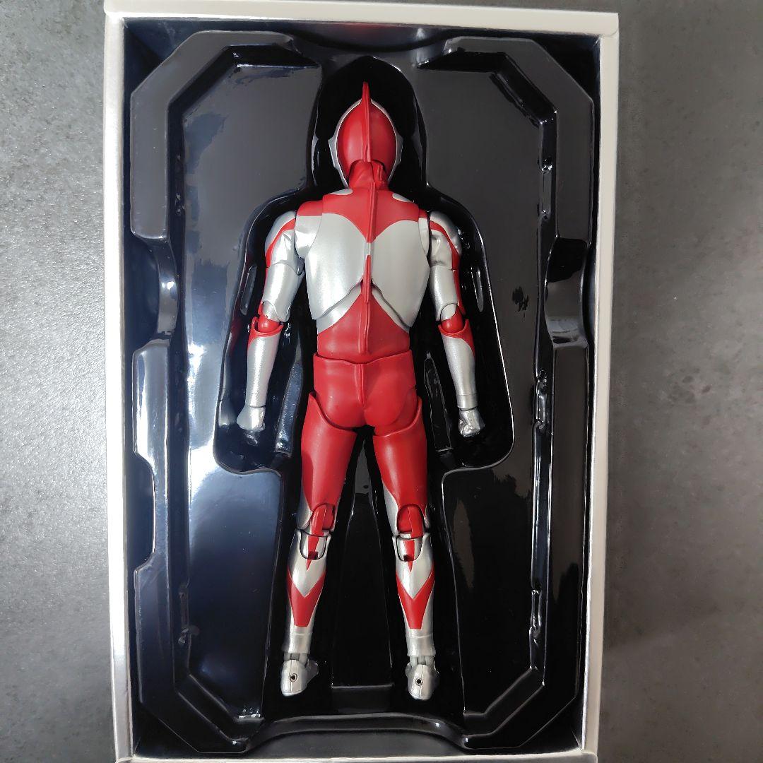 s.hフィギュアーツ 真骨彫 ウルトラマン