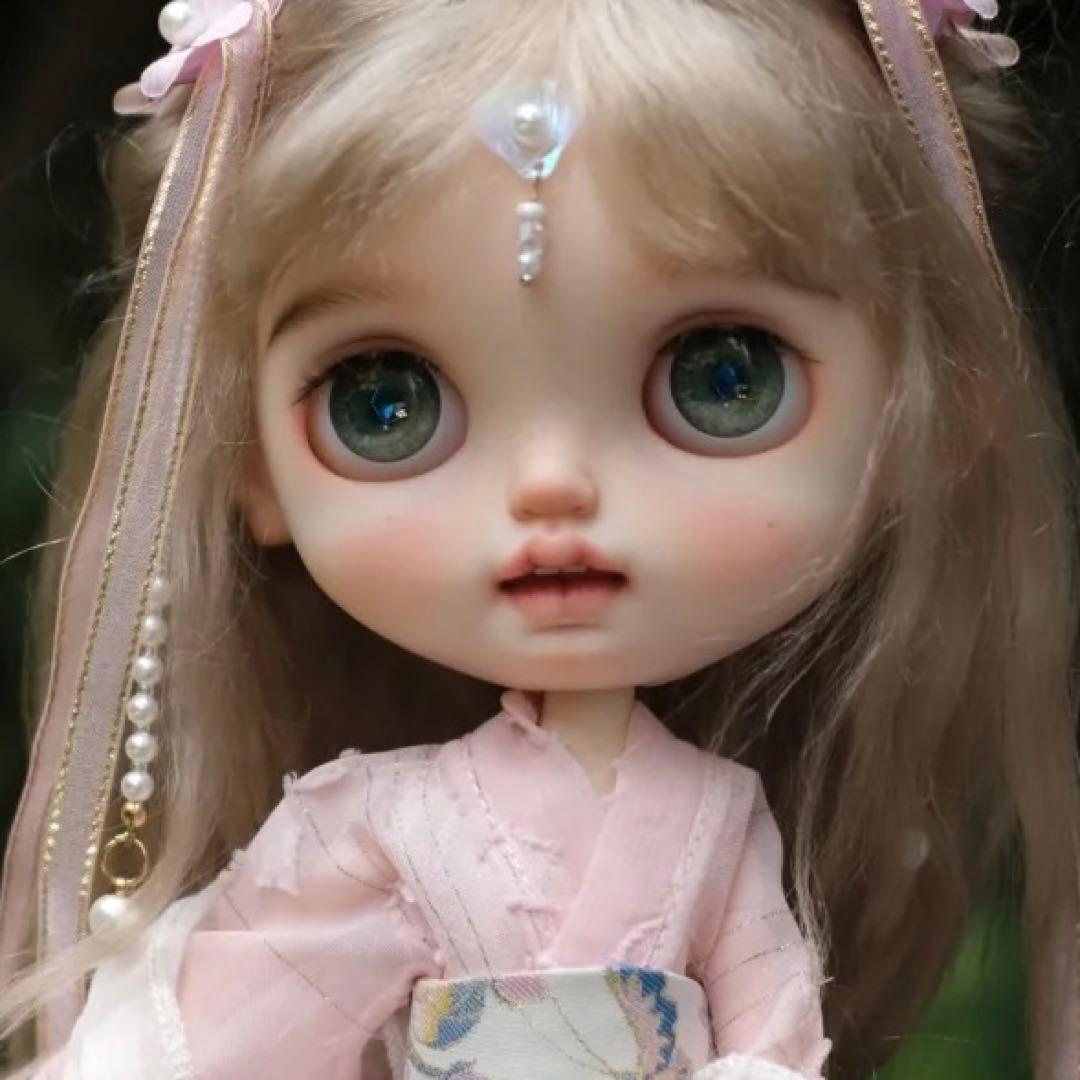 カスタムブライス 人形 海外作家様 かわいい キラキラ 絵梨