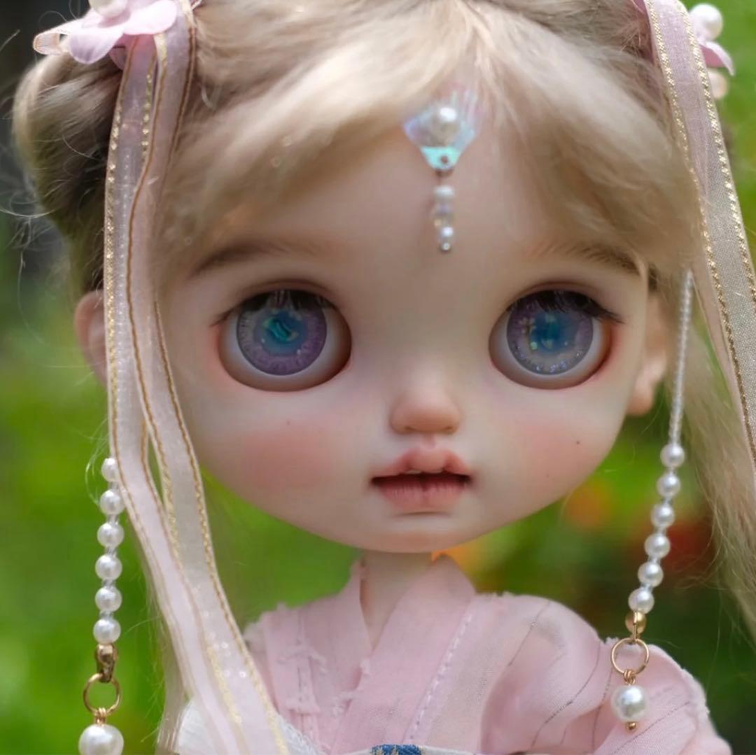 カスタムブライス 人形 海外作家様 かわいい キラキラ 絵梨