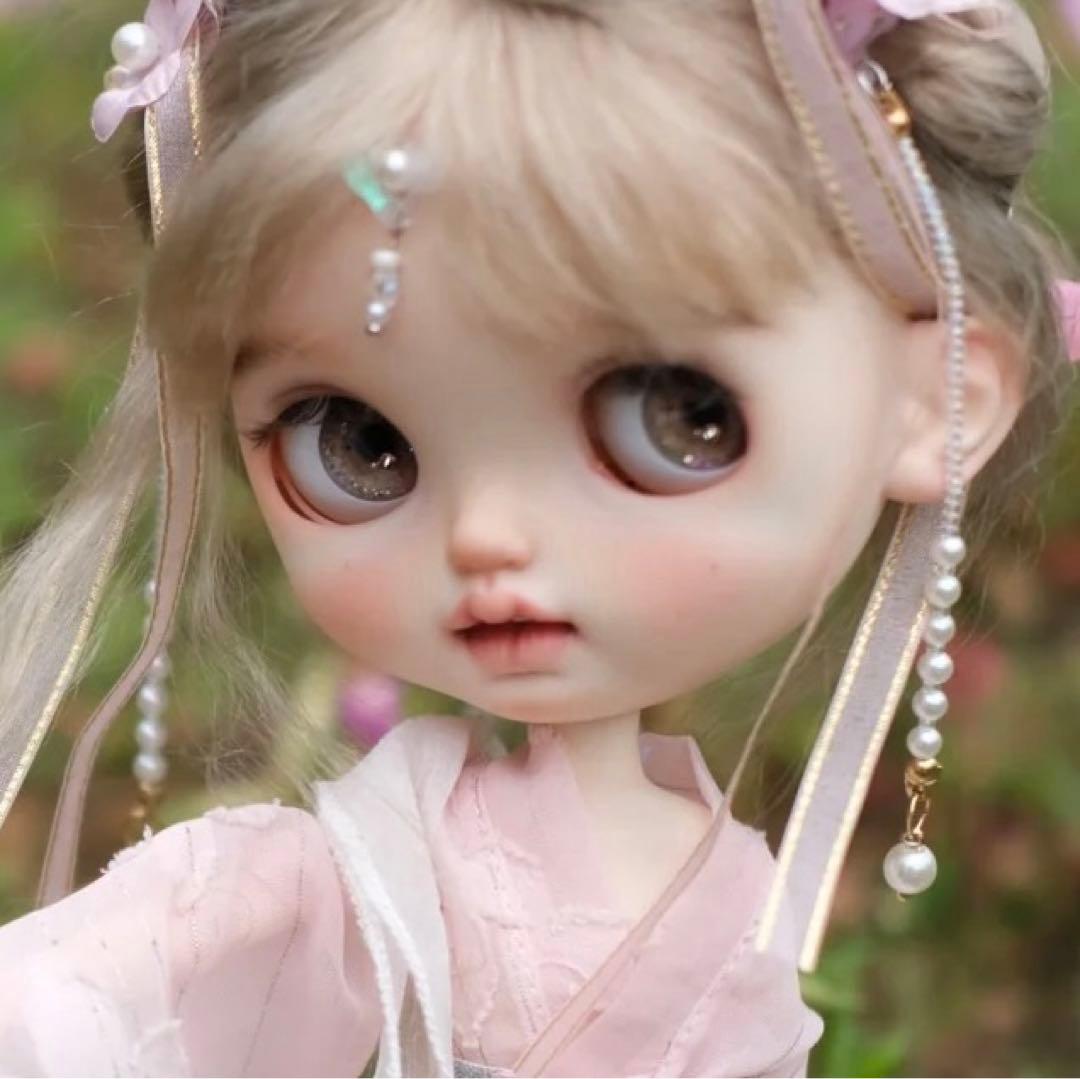 カスタムブライス 人形 海外作家様 かわいい キラキラ 絵梨