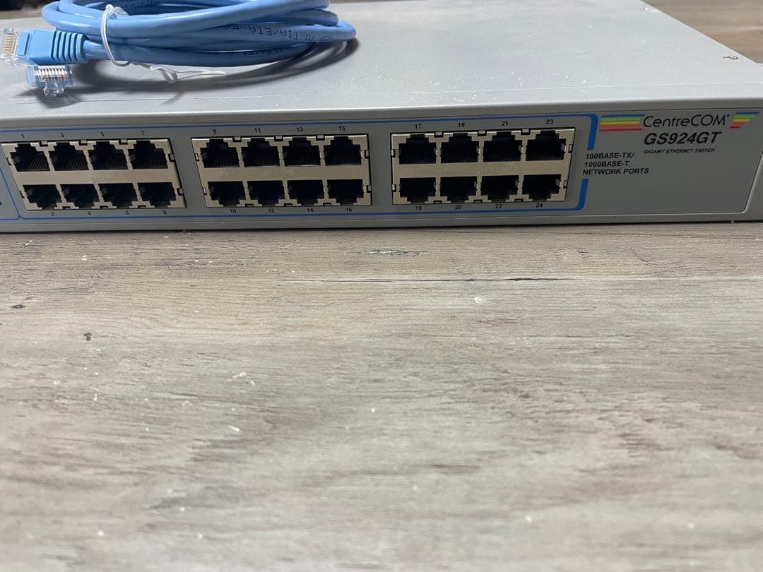 Allied TelesisCentreCOM GS924GTギガビットスイッチ