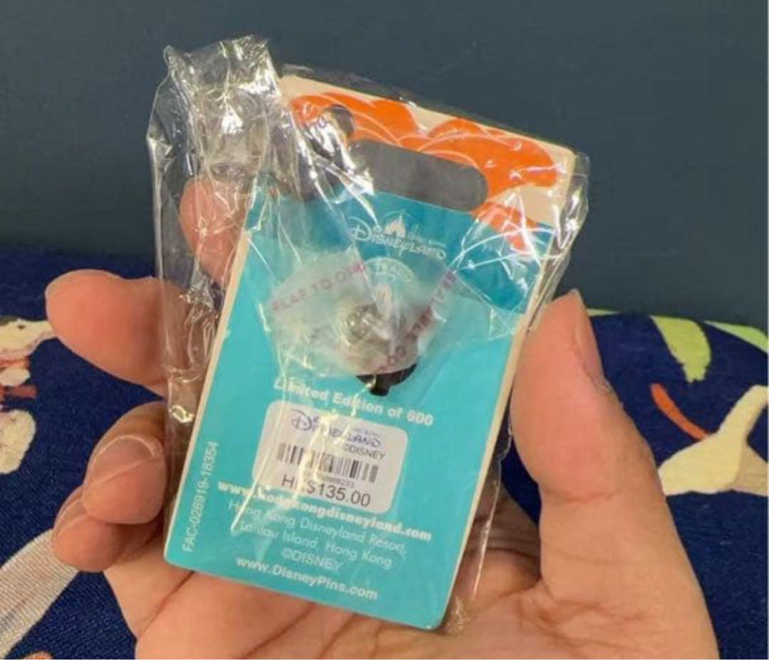 香港ディズニーランド正規品チップデールピンバッジお誕生日限数600