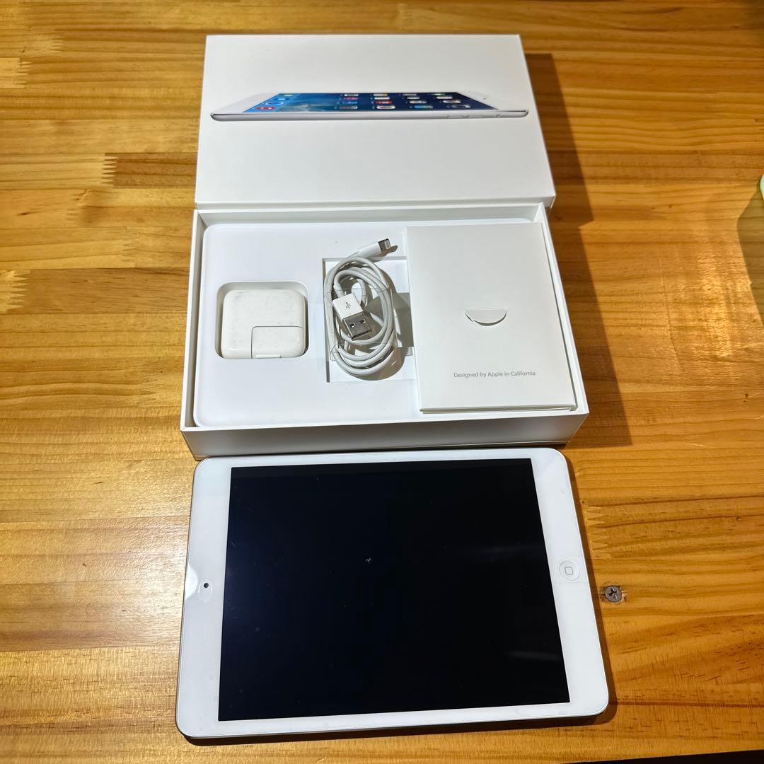Apple iPad mini Wi-Fi 64GB シルバー　送料込み