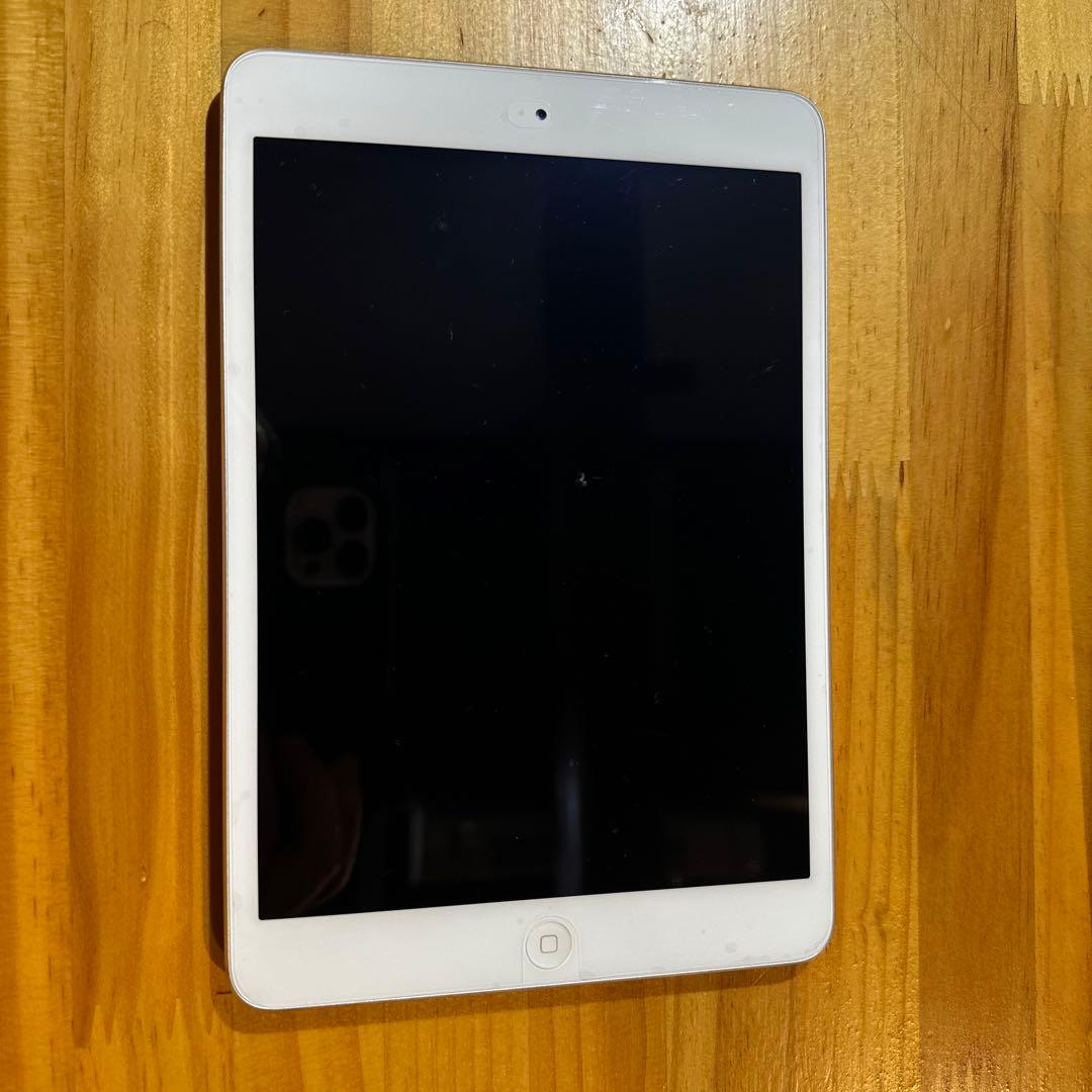 Apple iPad mini Wi-Fi 64GB シルバー　送料込み