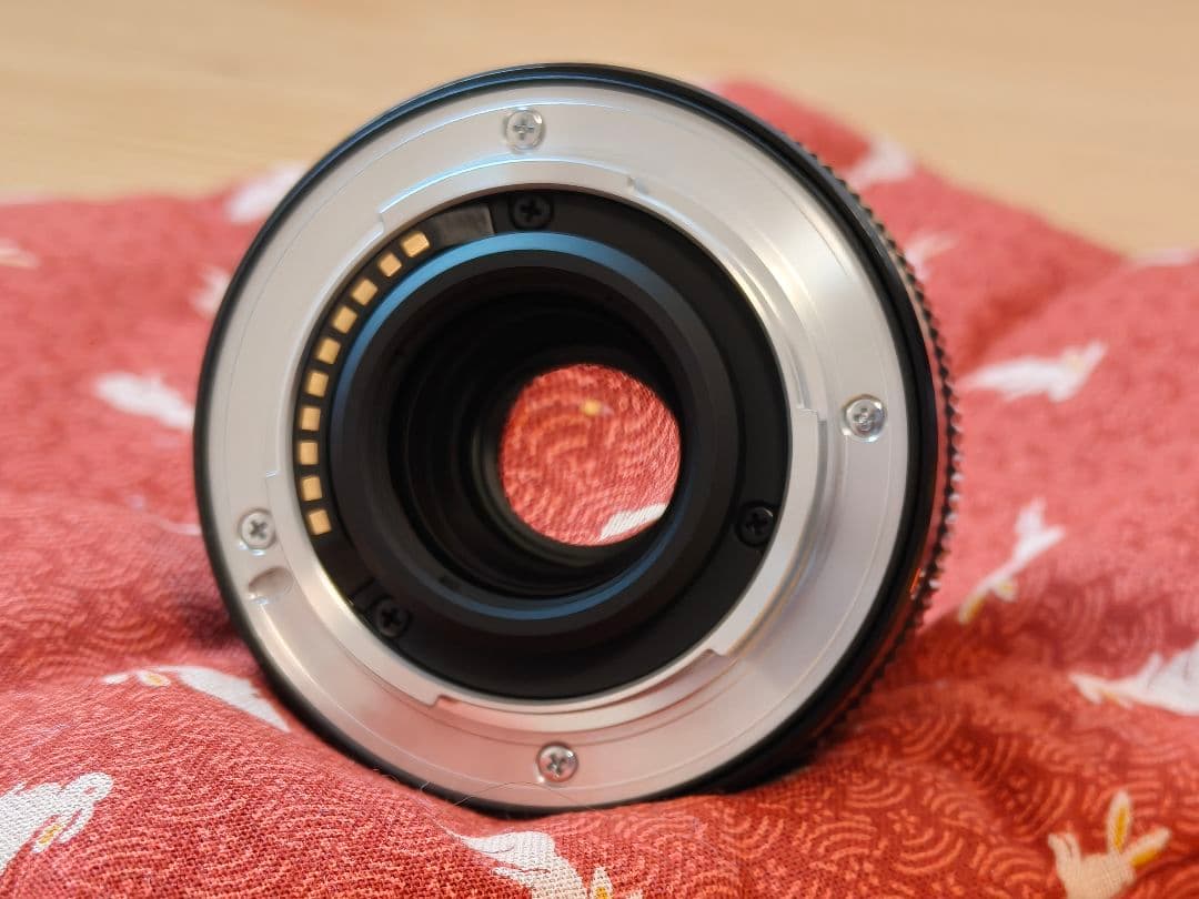 FUJIFILM XF35mm F2 R WR メタルフード、クロス付き
