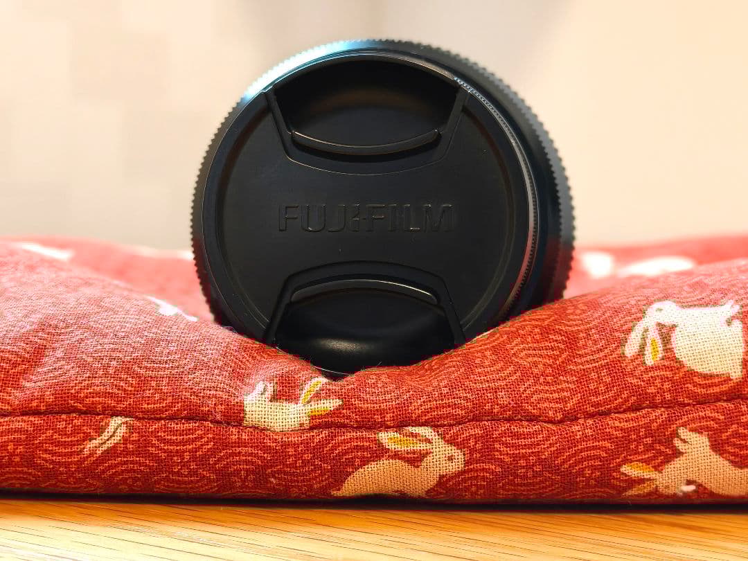 FUJIFILM XF35mm F2 R WR メタルフード、クロス付き