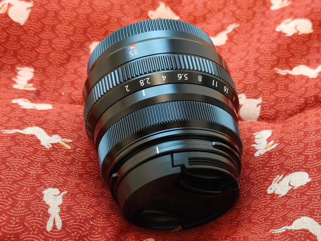 FUJIFILM XF35mm F2 R WR メタルフード、クロス付き