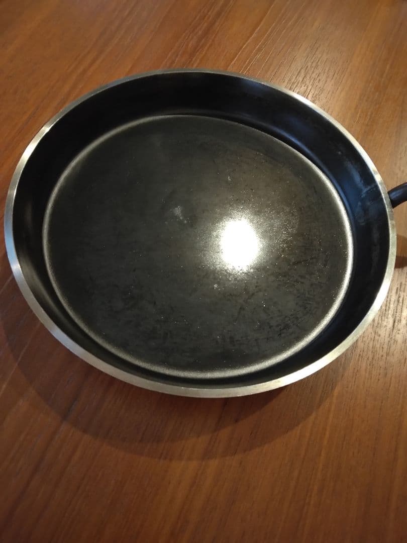 大人の鉄板 26cm 木製ハンドル　蓋なし