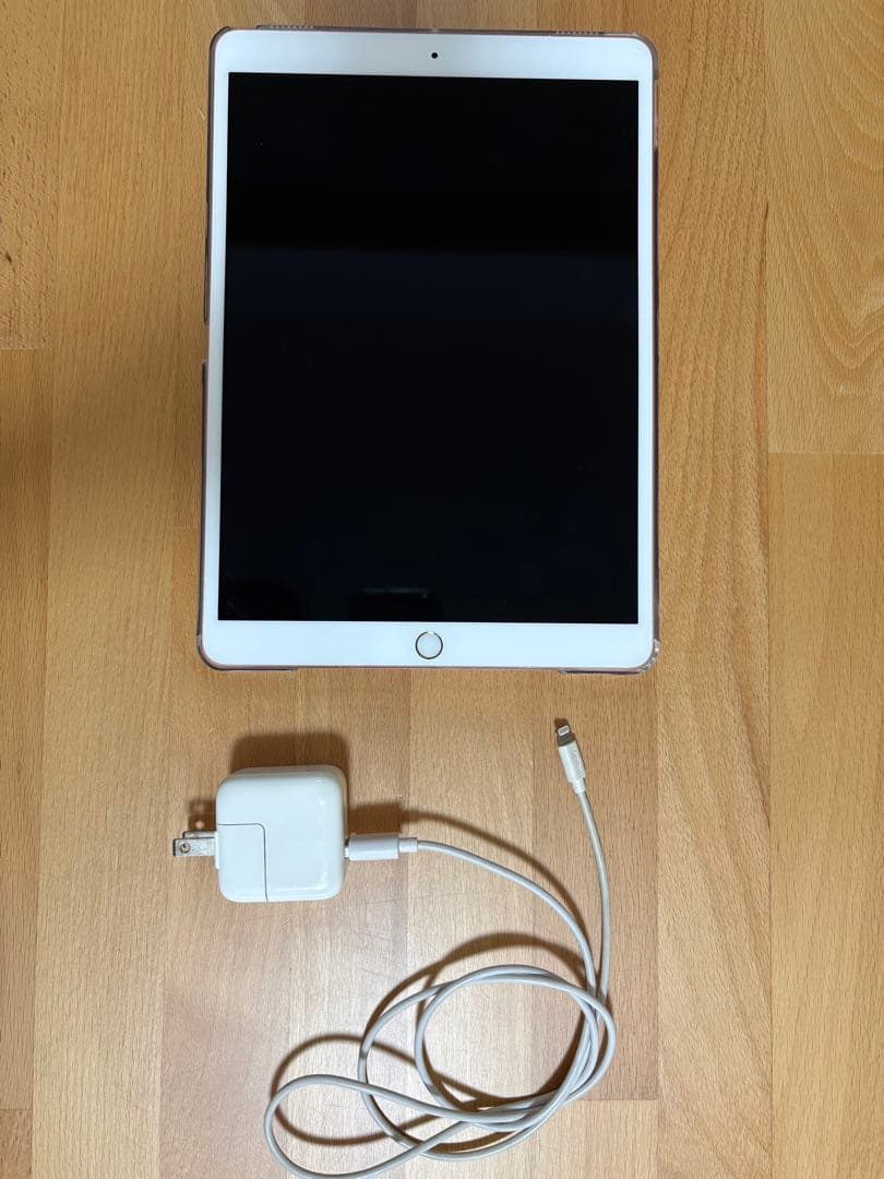 iPad Pro 10.5インチ 64GB 本体、充電器、クリアケース付き