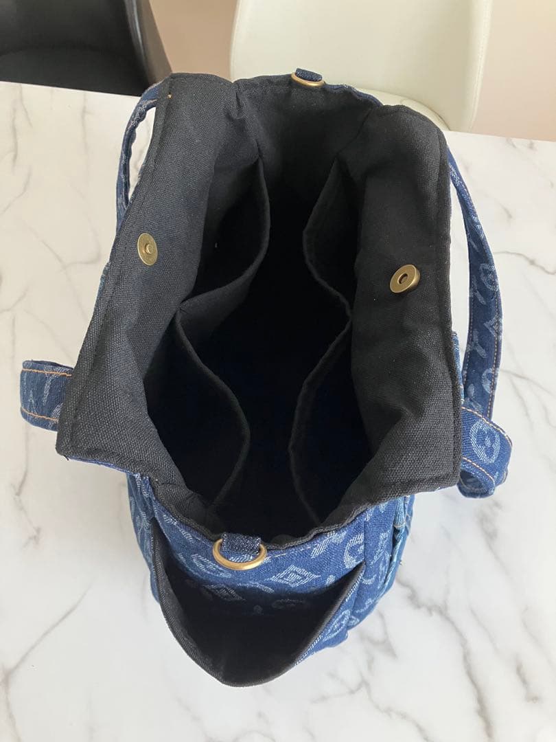 592 ユリィ　大きめデニムリメイクバック　ハンドメイド