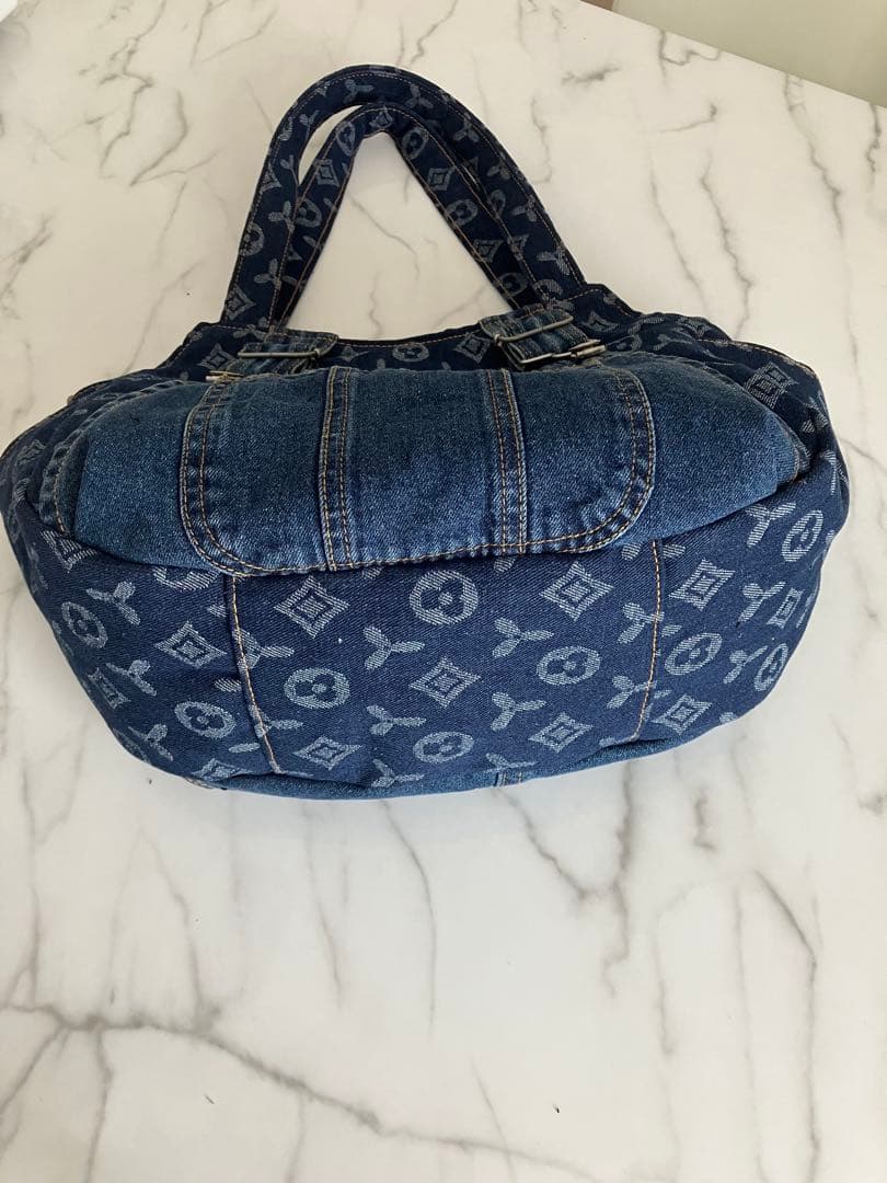 592 ユリィ　大きめデニムリメイクバック　ハンドメイド