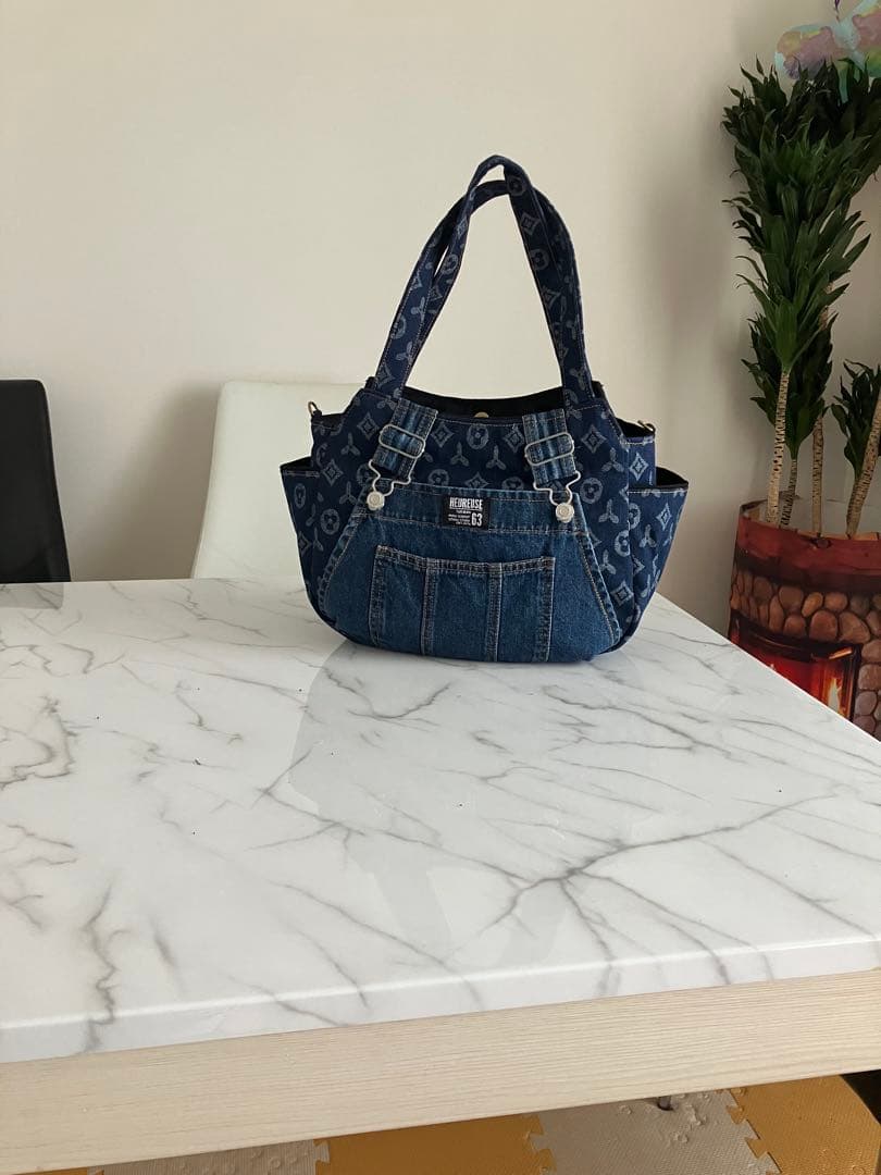 592 ユリィ　大きめデニムリメイクバック　ハンドメイド