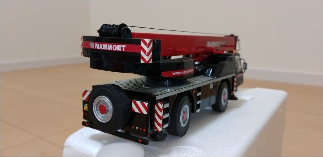 NZG製 DEMAG AC 35　マムートカラー