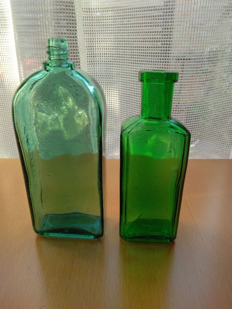 レトロ瓶☆ヘチマコロン2個・アンティーク・インテリア小物・エンボス・和硝子・骨董