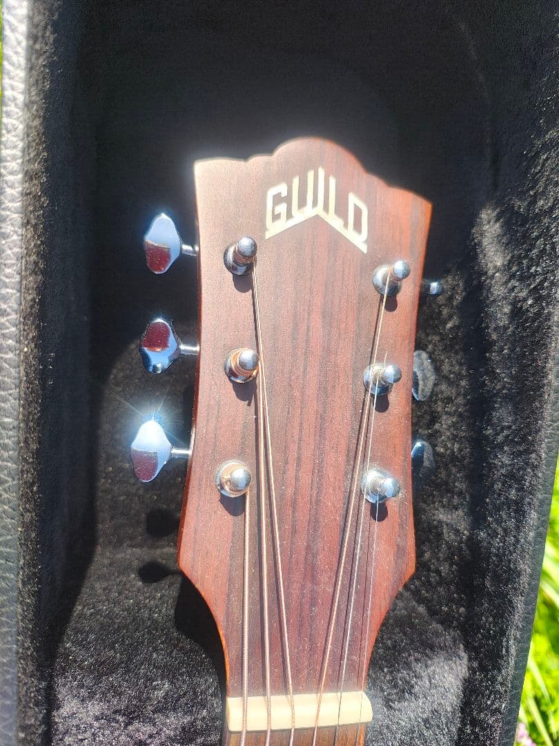 超美品　Guild　M240E Fishman　プリアンプ　ハードケース付