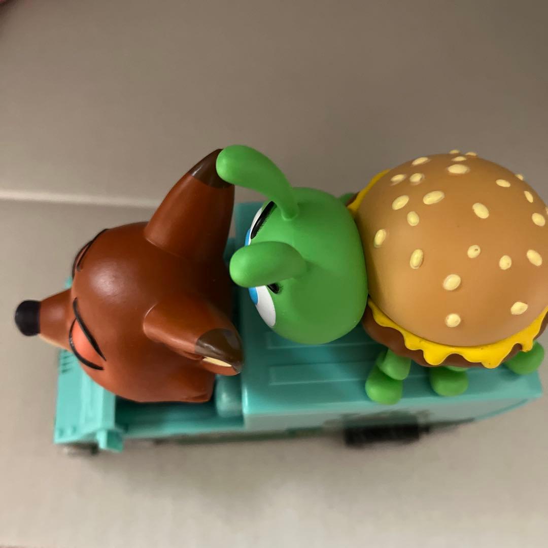 ズートピア　プルバックカー ニック ジュディ　10周年　ピンバッジ　卒業