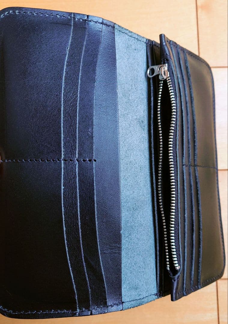 新品未使用　ヌメ革ウォレット　黒