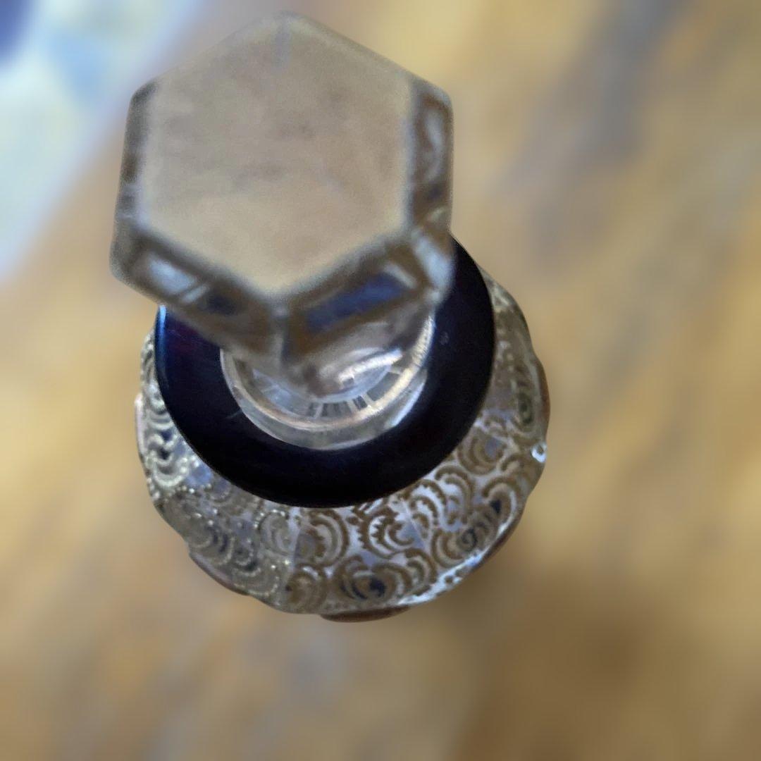 ガラス製ボトル