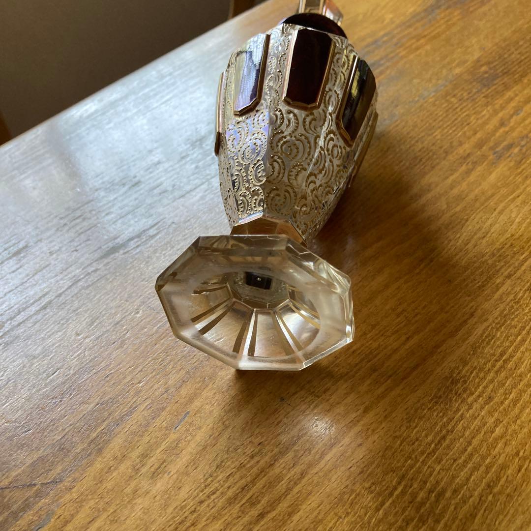 ガラス製ボトル