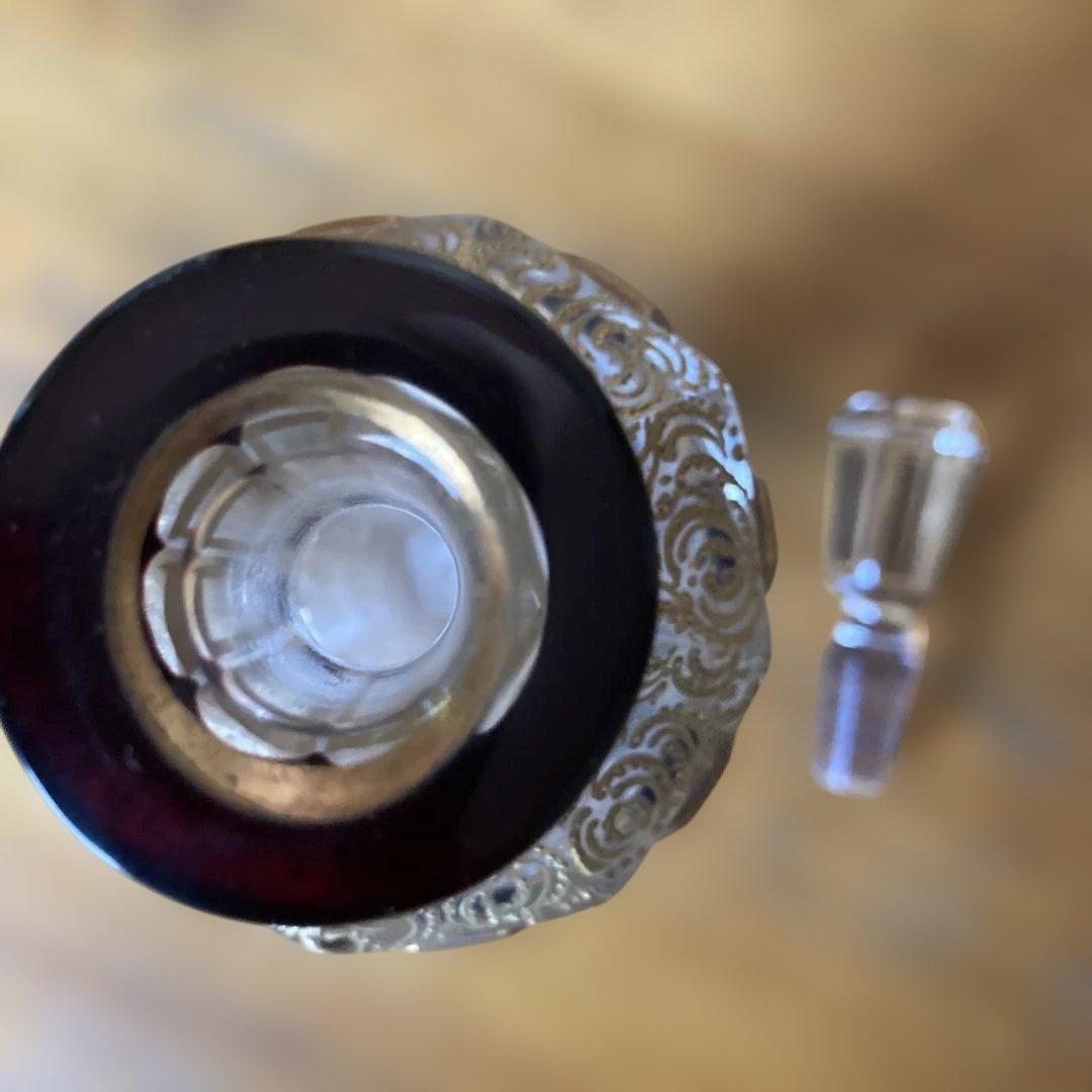 ガラス製ボトル