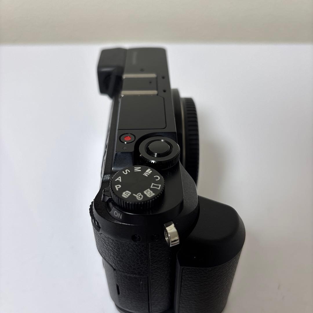 美品 LUMIX GX7MK2 ボディ 純正グリップ付！！